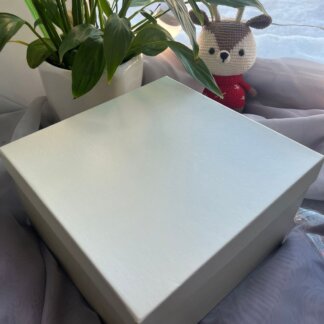 Подарочная коробка (ваниль)  + бумага тишью в тон.